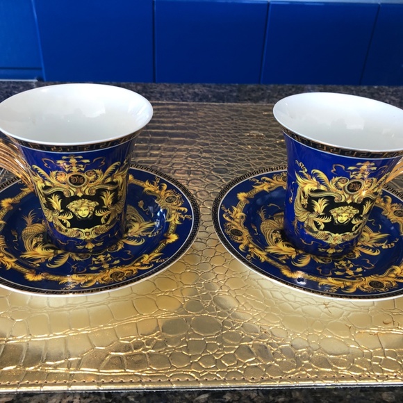 Two Versace Cups and Sauce with wings - Picture 4 of 11